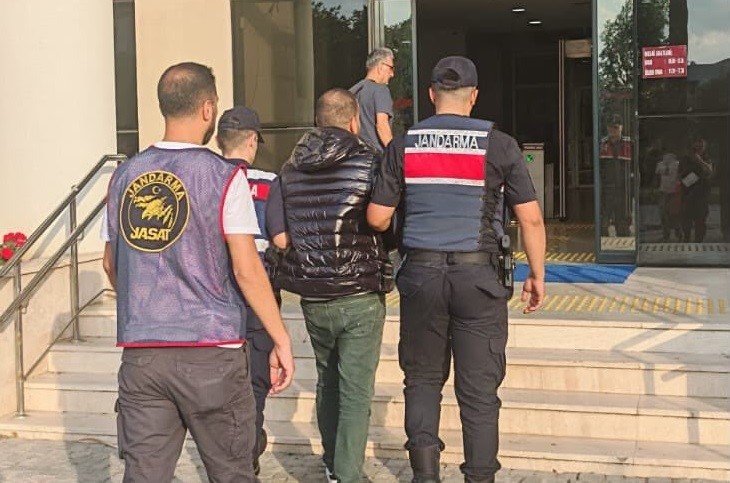60 suçtan kaydı var! Kaçak suçlu JASAT’a yakalandı