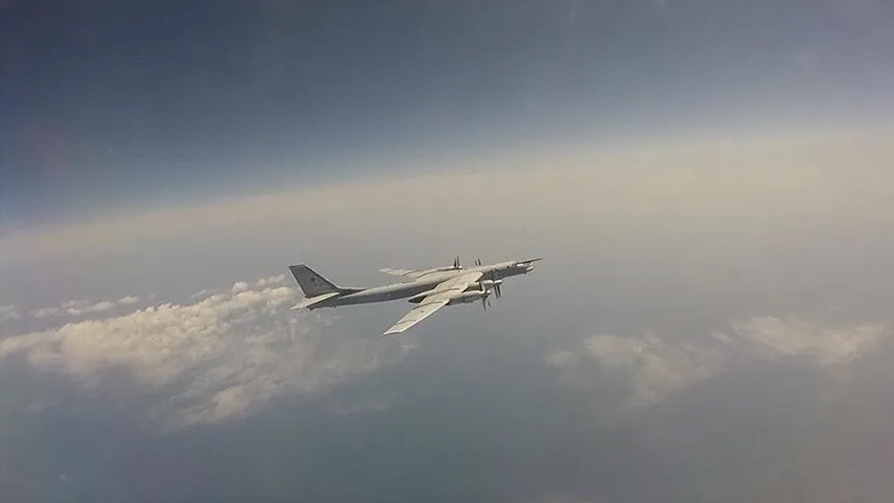 Eğitim uçuşunda facia! Tu-95 düştü, 6 mürettebat öldü