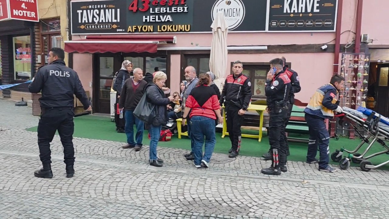 Kütahyada iki çocuk annesi kadın iş yerinde öldürüldü