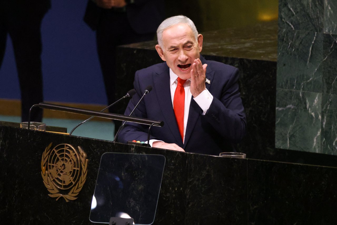 Kuzey Kore, boş salona konuşan Netanyahuyu manşete taşıdı: Katil canavar rezil oldu