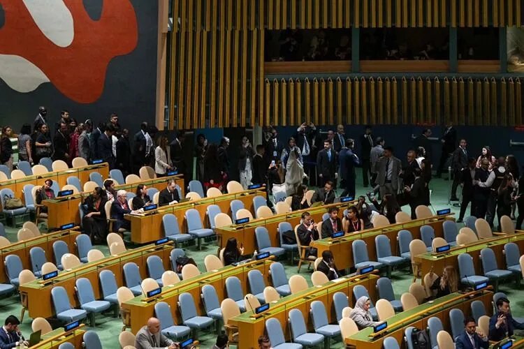 Kuzey Kore, boş salona konuşan Netanyahuyu manşete taşıdı: Katil canavar rezil oldu