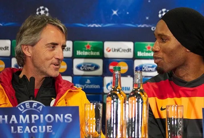 Galatasaray'da görev yaptıkları dönemde Roberto Mancini ile Didier Drogba