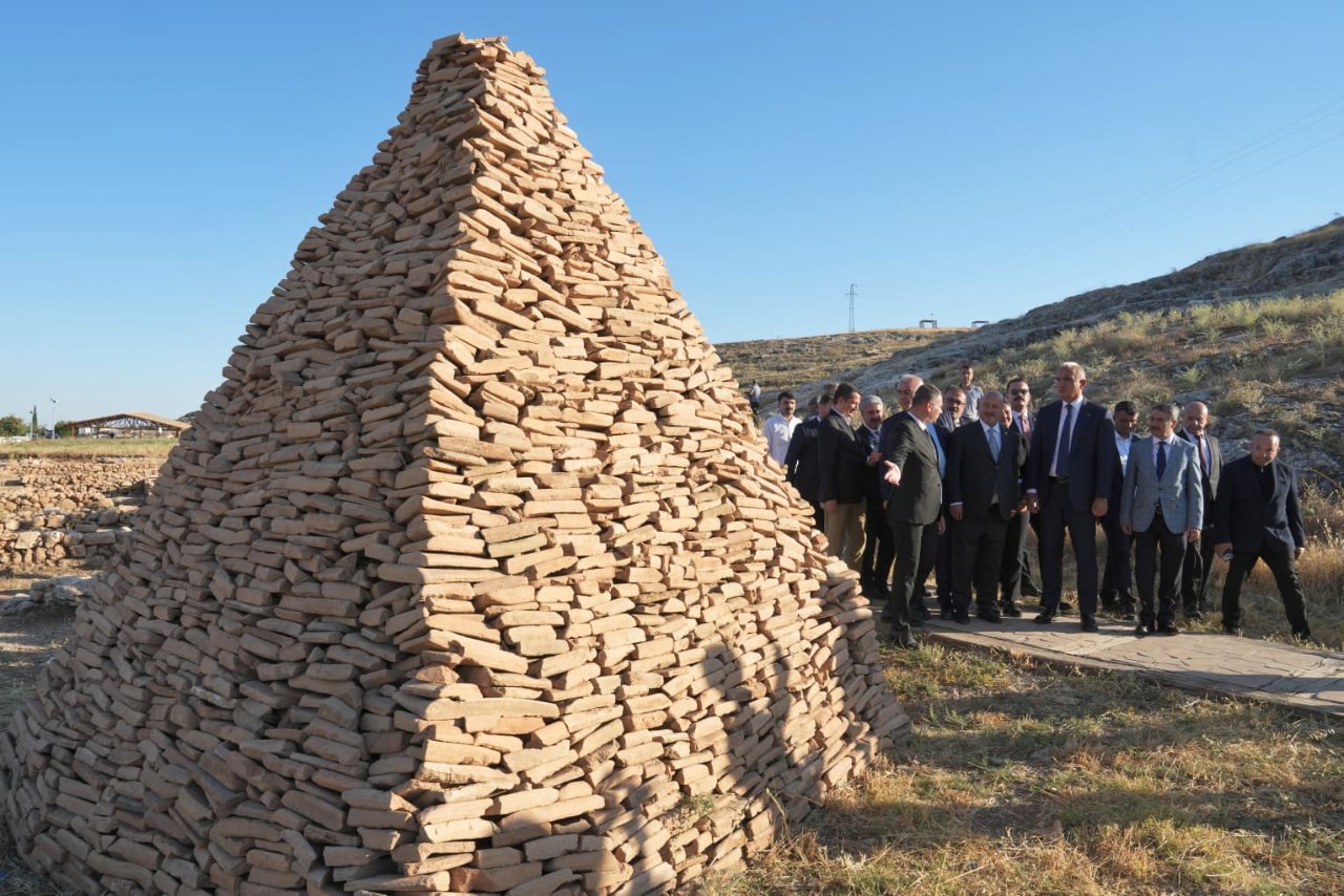 Adıyamanda tarih yeniden ayağa kalktı! Bakan Ersoydan önemli ziyaret