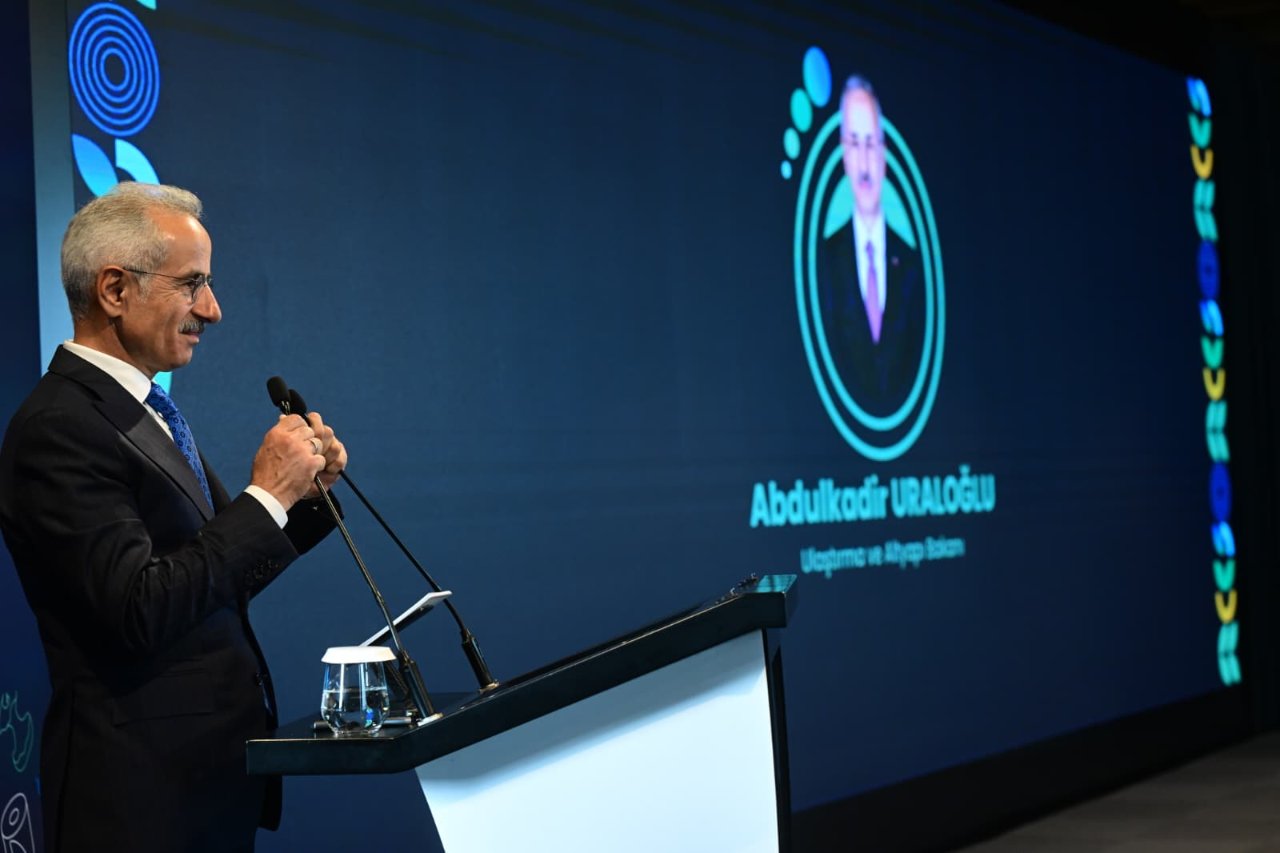 Bakan Uraloğlu açıkladı: Ulaştırmada hedef Net Sıfır Emisyon