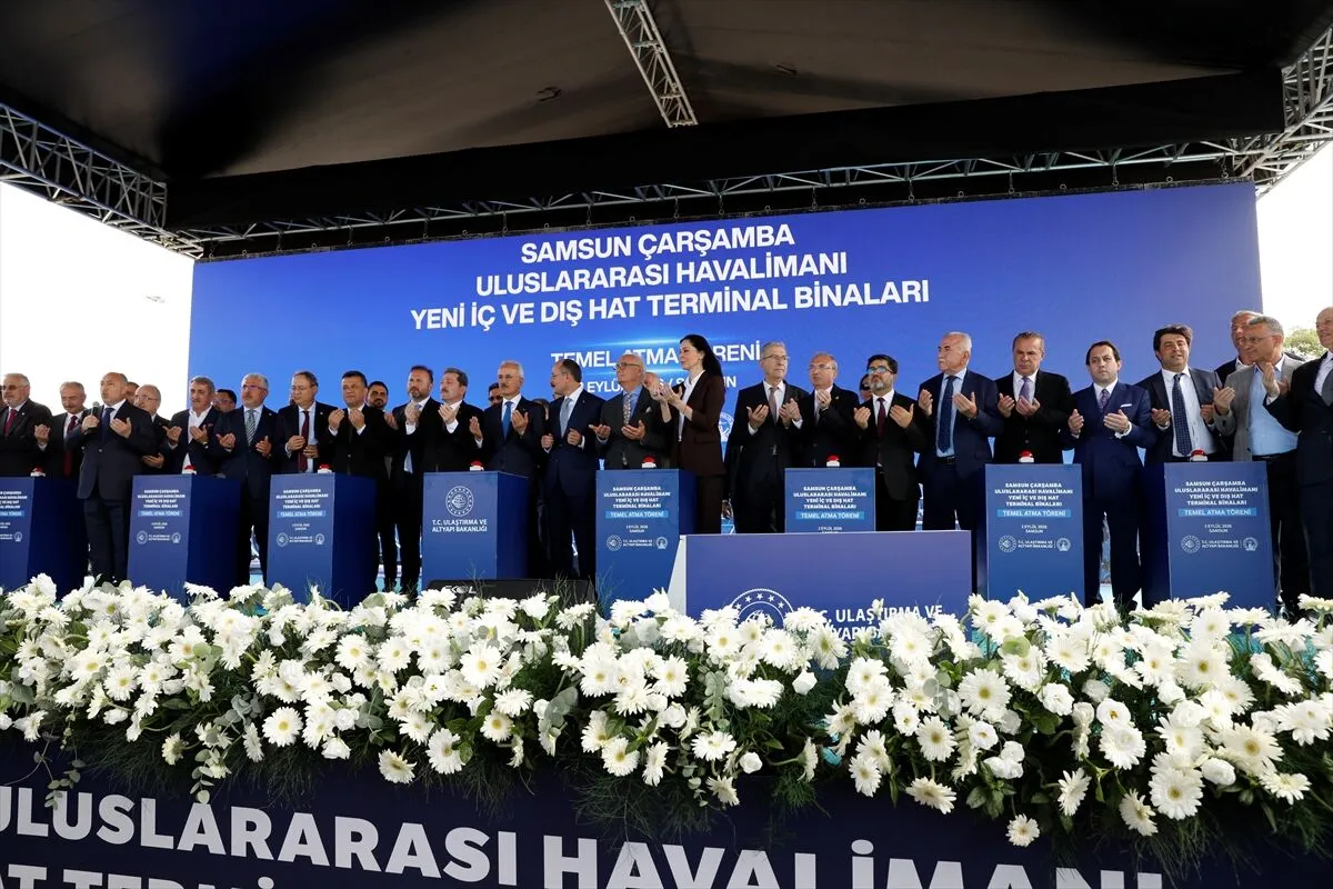 Bakan Uraloğlundan önemli değerlendirme! Türkiye 3 kıtanın ortasında kilit konumda