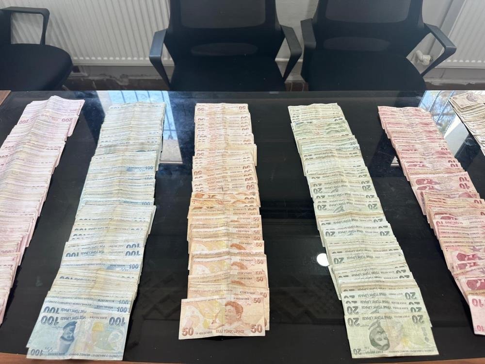 Dilencilik yaparken yakalandı, üzerinden çıkan para zabıtayı bile şaşırttı