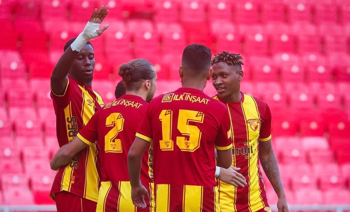 23 yaşındaki futbolcunun, Göztepe ile 30 Haziran 2029'a kadar sözleşmesi bulunuyor.