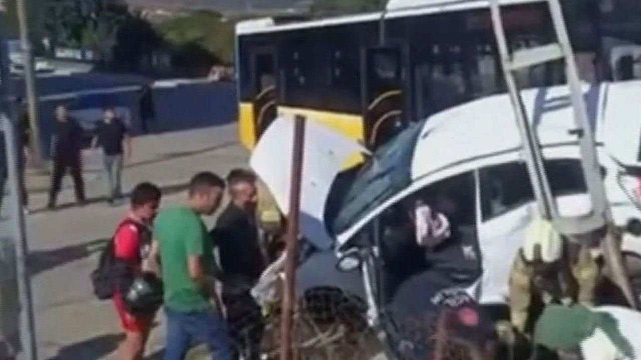 Sultanbeyli’de İETT otobüsü kaza yaptı! 1'i bebek 4 yaralı var görseli