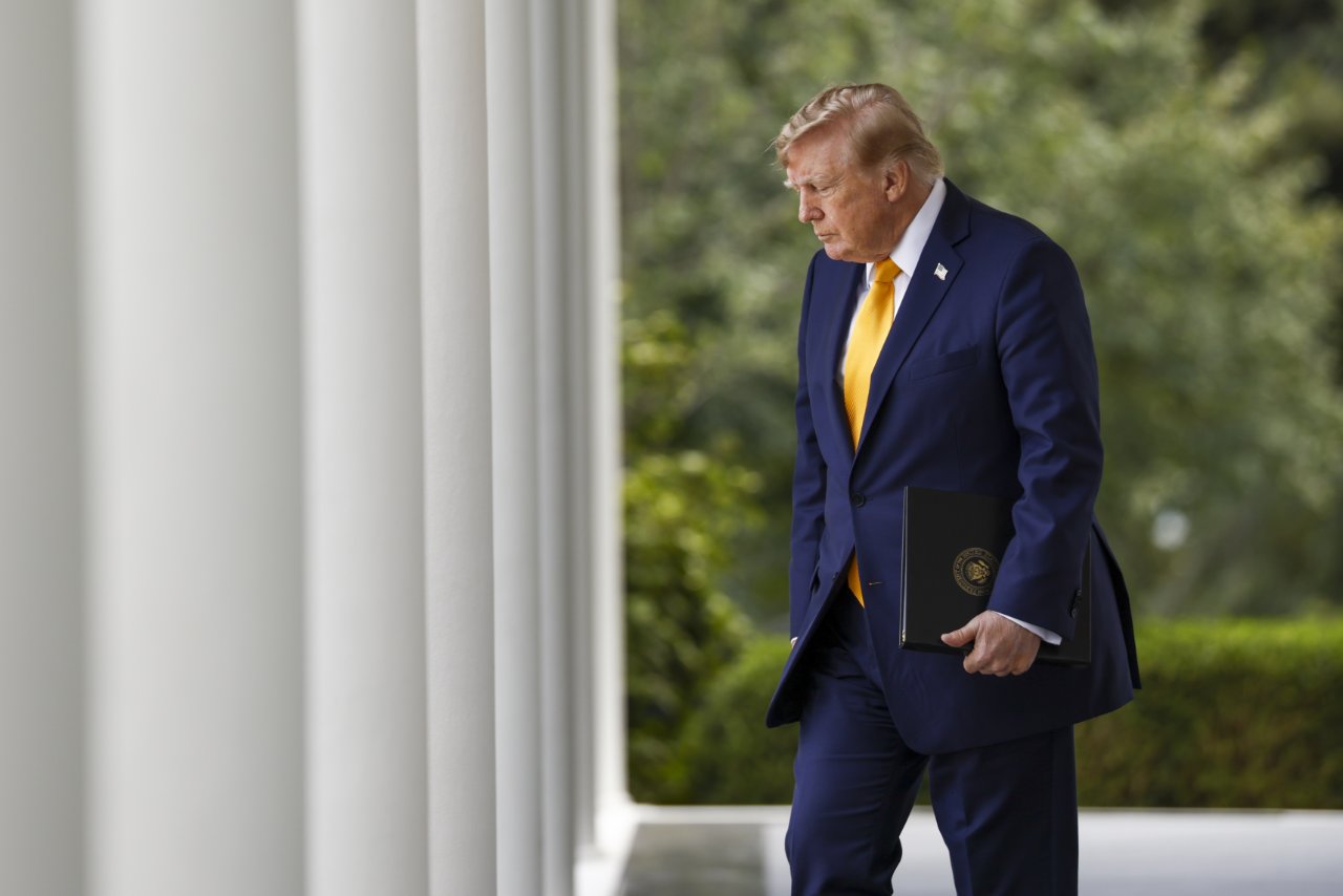 Trump'tan bir ülkeye daha sert mesaj! "Ekonomileri çökebilir"