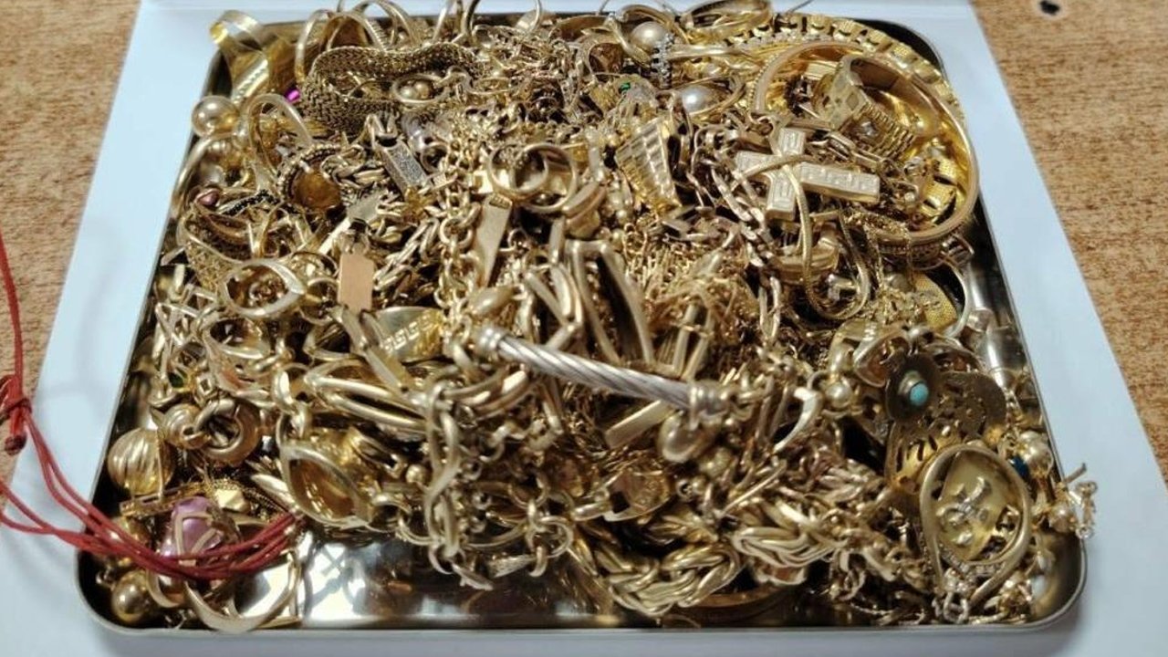 Türkiye'ye sokulmak istenen 708 gram kaçak altın komşuya kaldı!