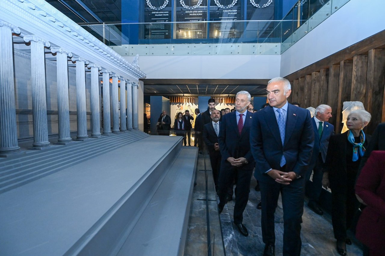 62 bin tarihi eser tek çatı altında birleşti: Kütahya Arkeoloji ve Maden Müzesi açıldı
