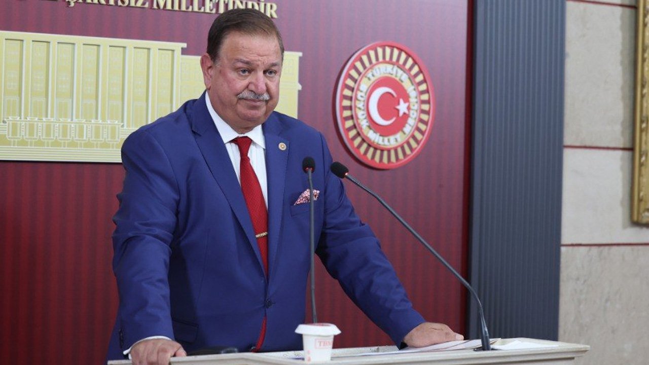 AK Parti'ye geçeceği iddia edilmişti! Fatih Erbakan istedi, Doğan Bekin istifa etti görseli