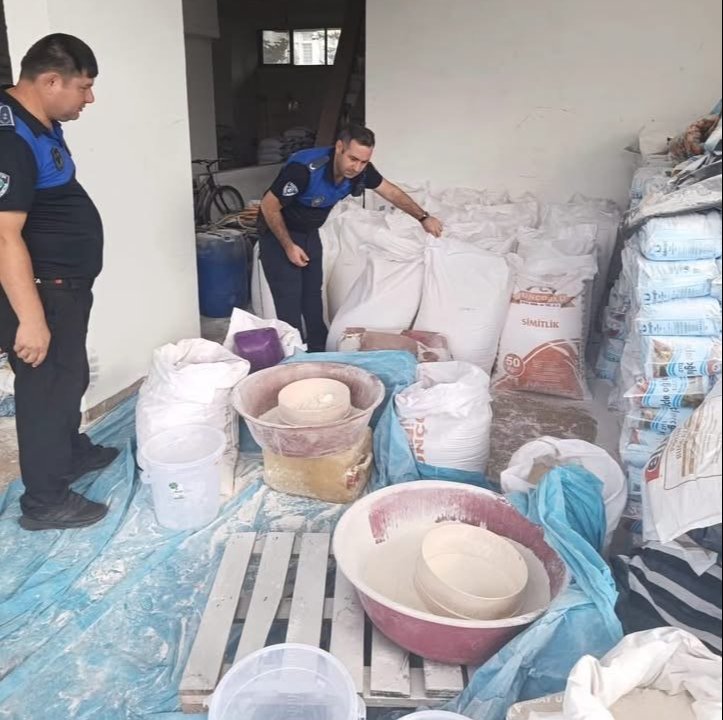 Bartında iş yerinden tonlarca böceklenmiş un çıktı