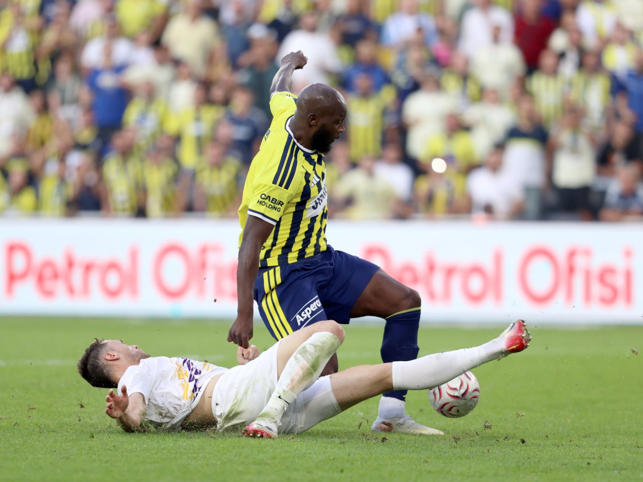 Fenerbahçe, son maçında Eyüpspor'u 8-0 yendi.