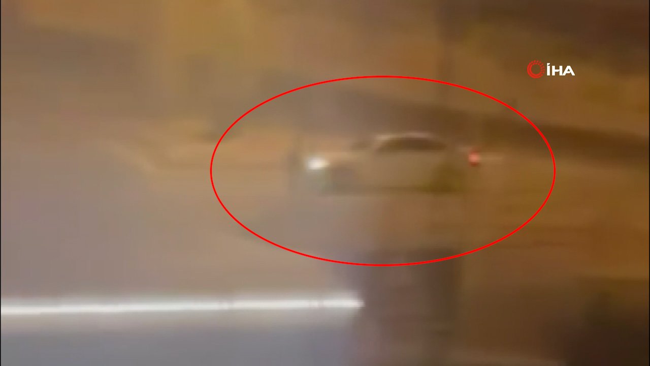 Diyarbakır'da gece yarısı drift terörü! Mahalleye geceyi zehir eden maganda kamerada