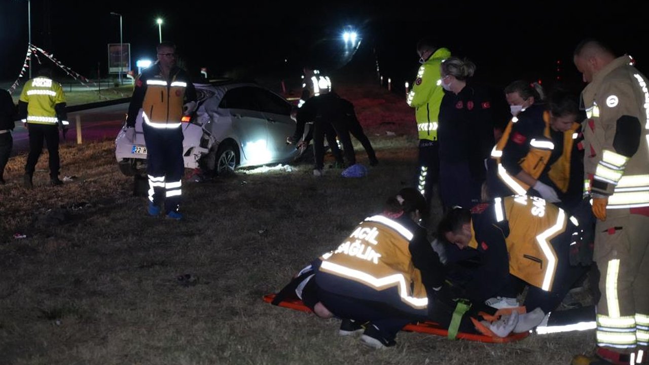 Edirne'de feci kaza! Takla atan otomobilden fırladılar: 1'i ağır 3 yaralı