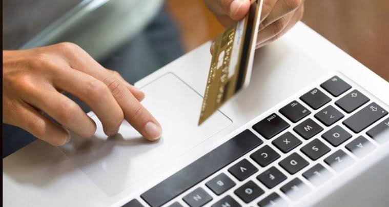 İnternette sahte yorum dönemi bitiyor: Ticaret Bakanlığı düğmeye bastı