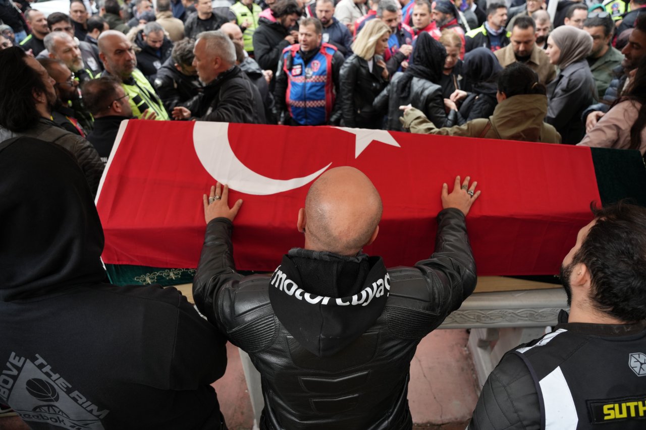 “Motovlogcu Dayı” için son görev! Motosiklet tutkunlarından duygulandıran konvoy