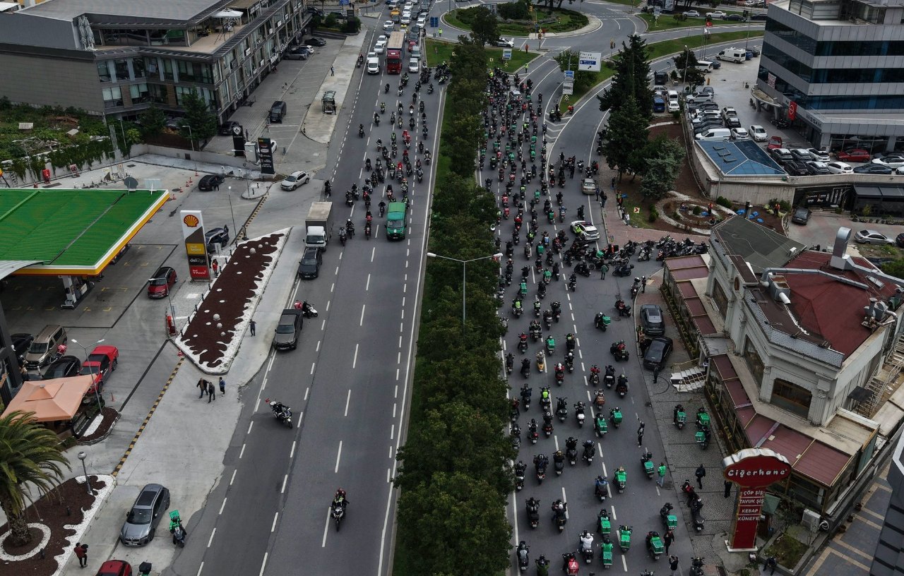 “Motovlogcu Dayı” için son görev! Motosiklet tutkunlarından duygulandıran konvoy