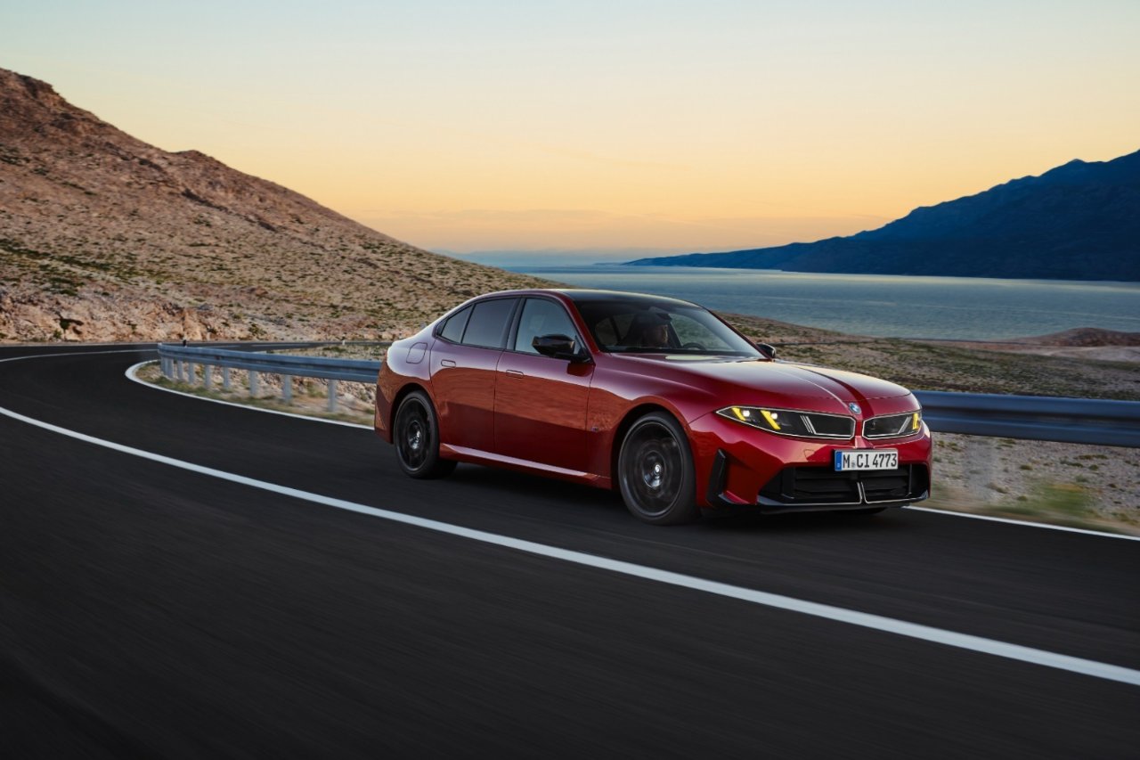 Yeni BMW 3 Serisi tanıtıldı: 'Neue Klasse' tasarım, geleneksel motor