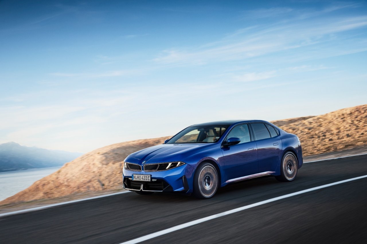 Yeni BMW 3 Serisi tanıtıldı: 'Neue Klasse' tasarım, geleneksel motor