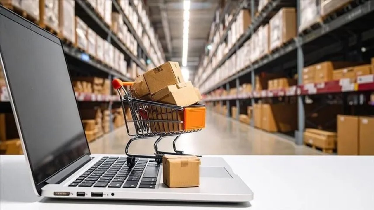 Bakan Bolat açıkladı! Türkiye'nin e-ticaret hacmi hızla büyüyor