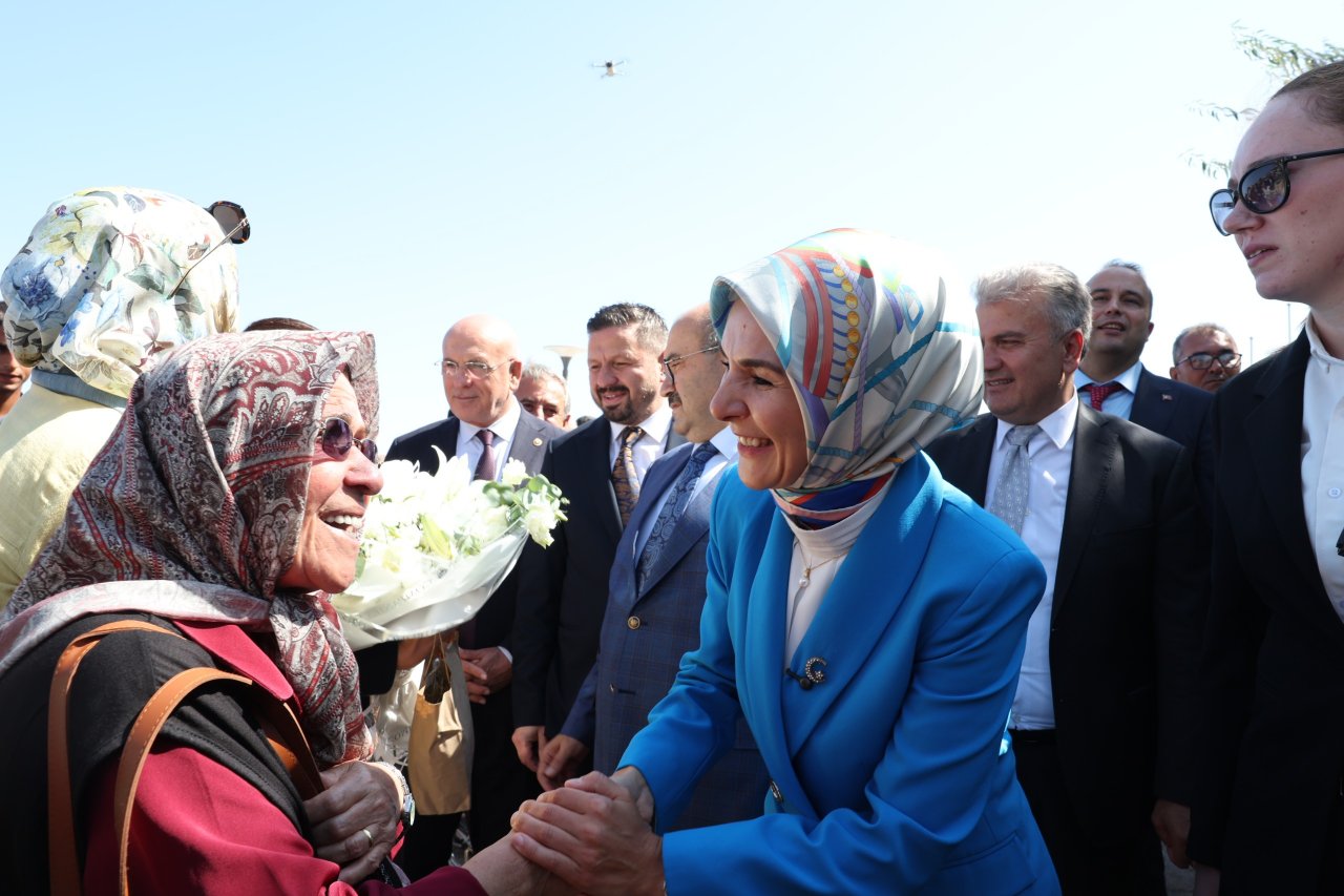 Bakan Göktaş, Kalben Çocuk Köyünde devlet himayesindeki çocuklarla bir araya geldi