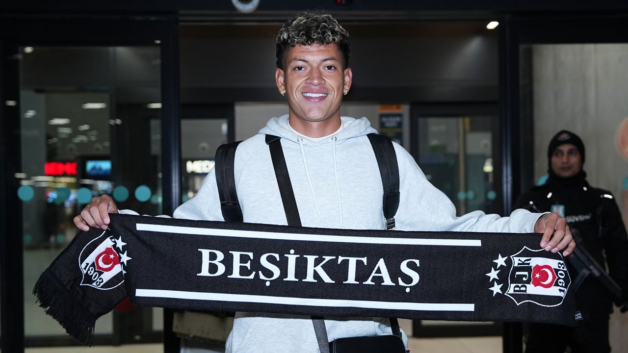Beşiktaş'ta ayrılık açıklandı: Kiralık gönderildi