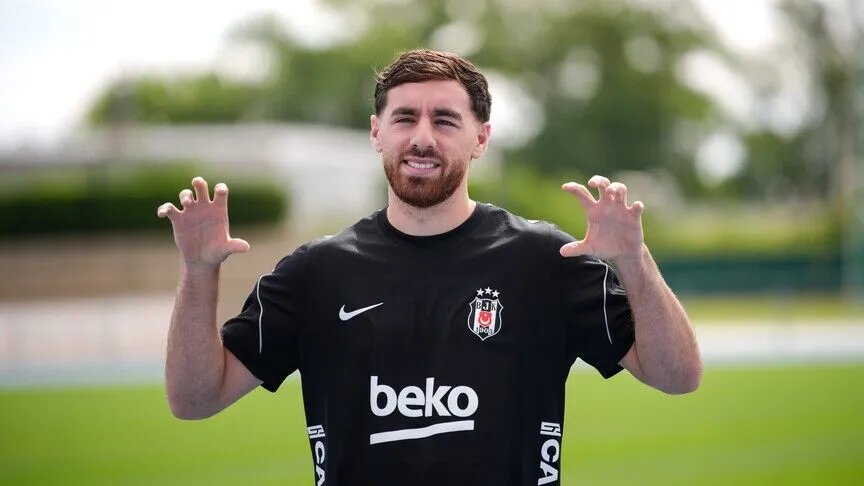 Orkun Kökçü, bu sezon forma giydiği 8 maçta 3 gol kaydetti.