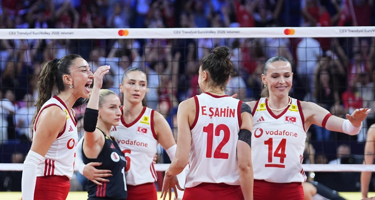 Bugün voleybol maçı var mı, Filenin Sultanları yarı final maçı ne zaman? (Türkiye-Sırbistan)