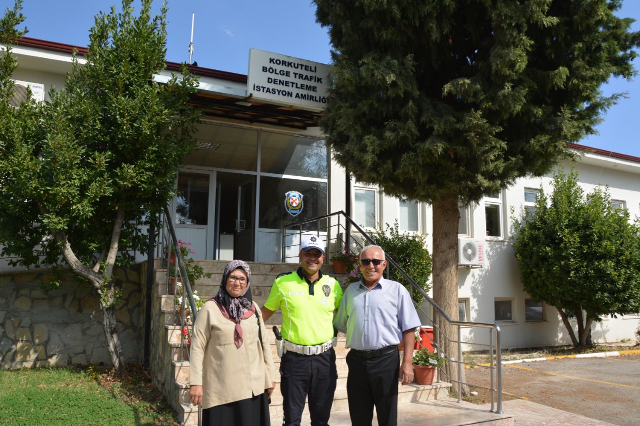 Eşini yolda indirdi, polisin hamlesi şaşırttı! Sürücü anlattı: “Maddi cezadan daha ağırdı”