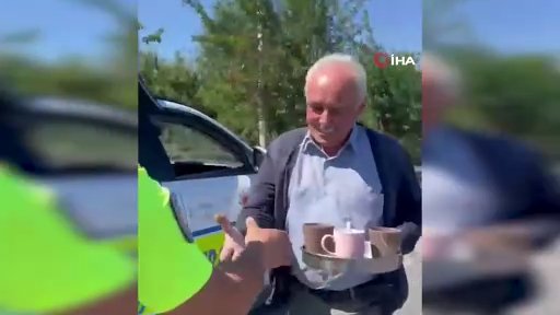 Eşini yolda indirdi, polisin hamlesi şaşırttı! Sürücü anlattı: “Maddi cezadan daha ağırdı”