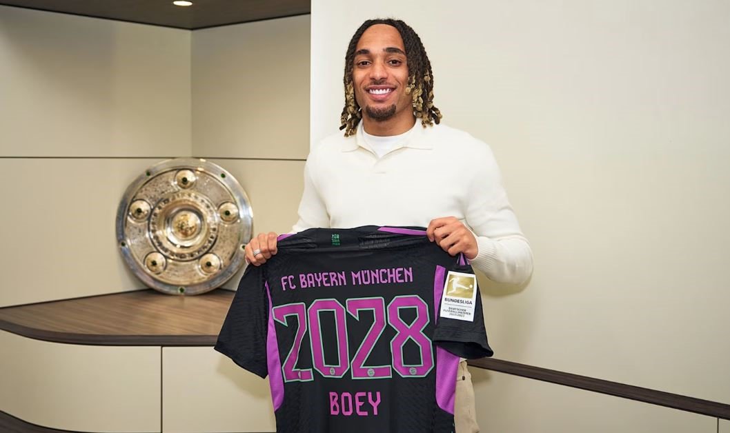 Sacha Boey'in, Bayern Münih ile 2028 yazına kadar sözleşmesi bulunuyor.