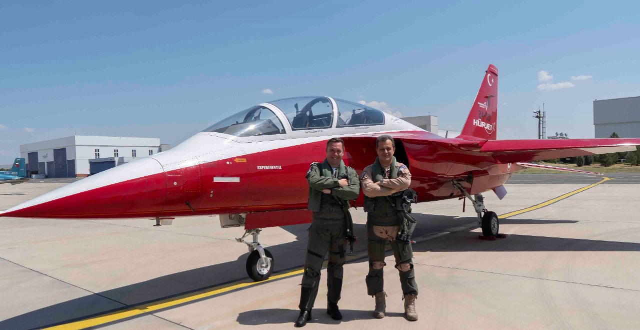 İtalya ve Güney Kore'yi eleyen İngilizler rotayı Türkiye'ye çevirdi! F-35B pilotu HÜRJET'in kokpitine oturdu