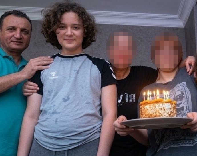 Oğlunu neden güzellik merkezine götürdü? İsa Aras Mersinlinin annesi ağlaya ağlaya kendini savundu