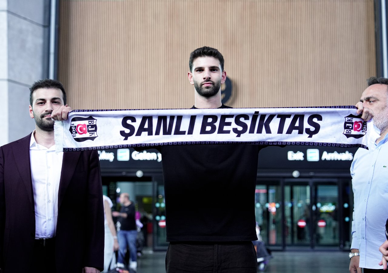 Siyah-beyazlılar, Alanyaspor’dan Ümit Akdağ ile 4 yıllık sözleşme imzaladı. (Fotoğraf: Beşiktaş Resmi)