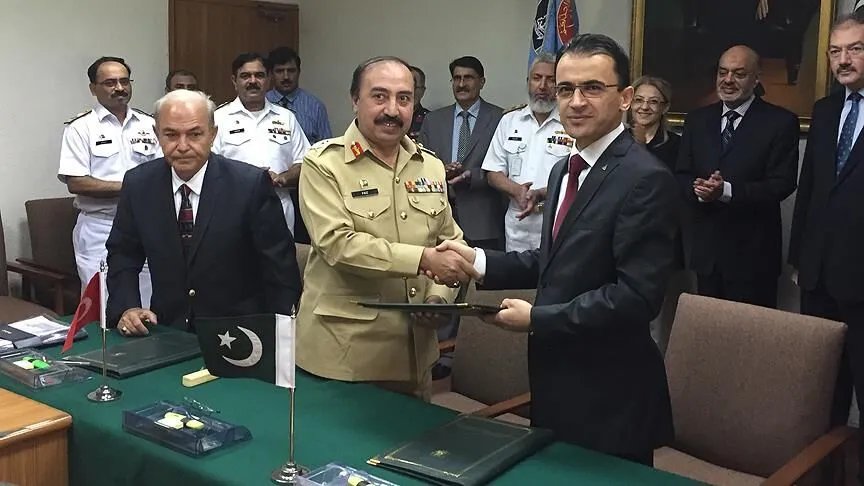 Pakistan Savunma Üretim Bakanlığının açtığı denizaltı modernizasyon ihalesini, denizaltıyı yapan Fransız firmaya karşı kazanan Türkiye, ilk defa denizaltı gibi ileri teknoloji gerektiren bir alanda mühendislik ihracatı yapacak. (2016)