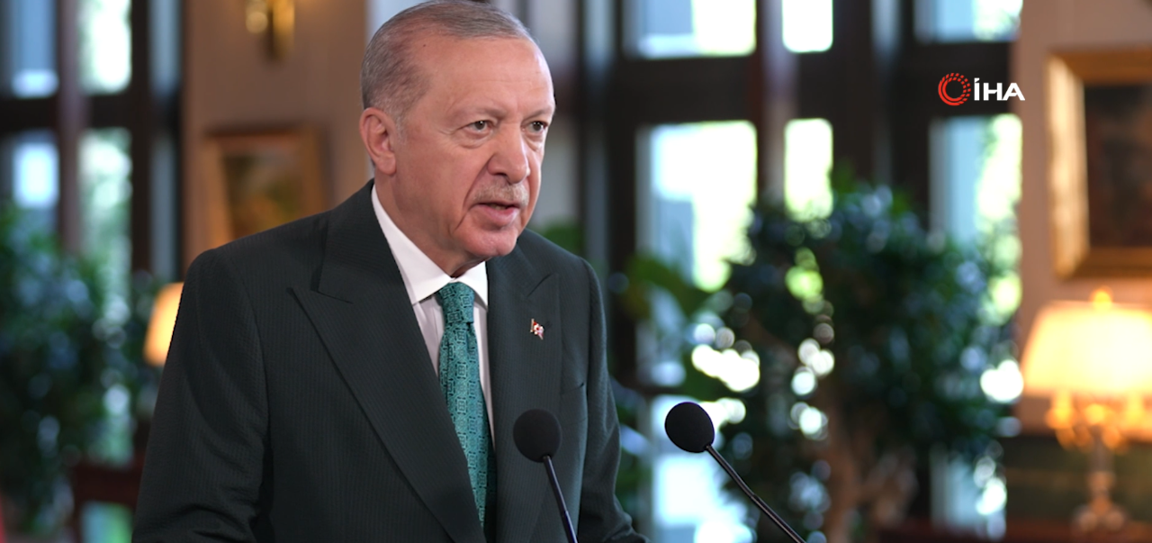 Cumhurbaşkanı Erdoğandan İmam Hatip mesajı: Her alanda adanmışlıkla hizmet ediyorlar