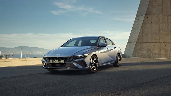 Hyundai’den tartışılan gösterge paneli kararı: Ekstra ücret ödemeyen orta ekrana bakacak