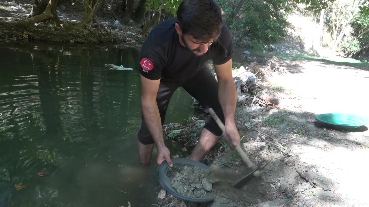 İşini bıraktı, altın avcısı oldu! Günde 4 gramın altına düşmüyor, sırrını da verdi