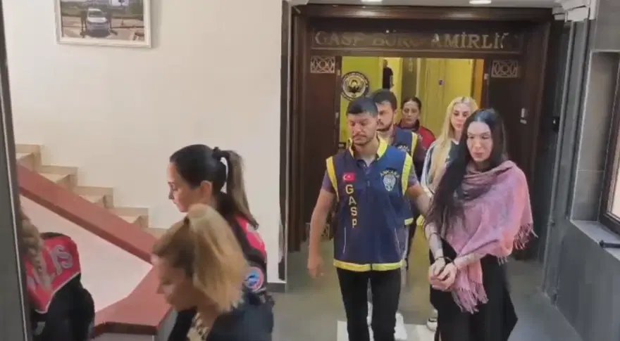 Sosyal medyada müstehcen içerik operasyonu! Tuğba Ekinci dahil 5 şüpheli gözaltında