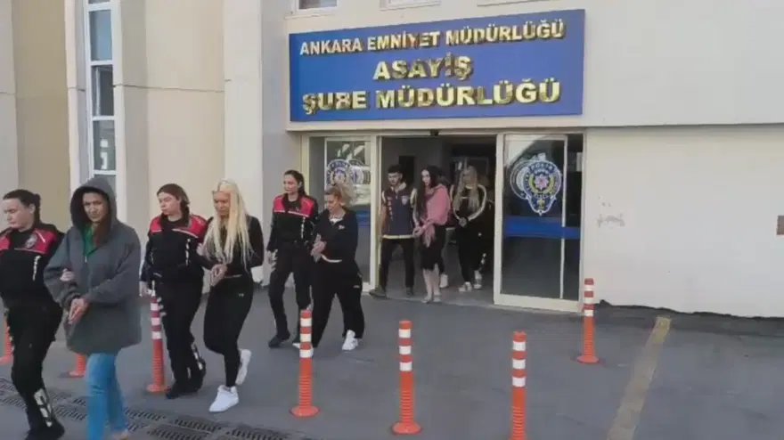 Sosyal medyada müstehcen içerik operasyonu! Tuğba Ekinci dahil 5 şüpheli gözaltında