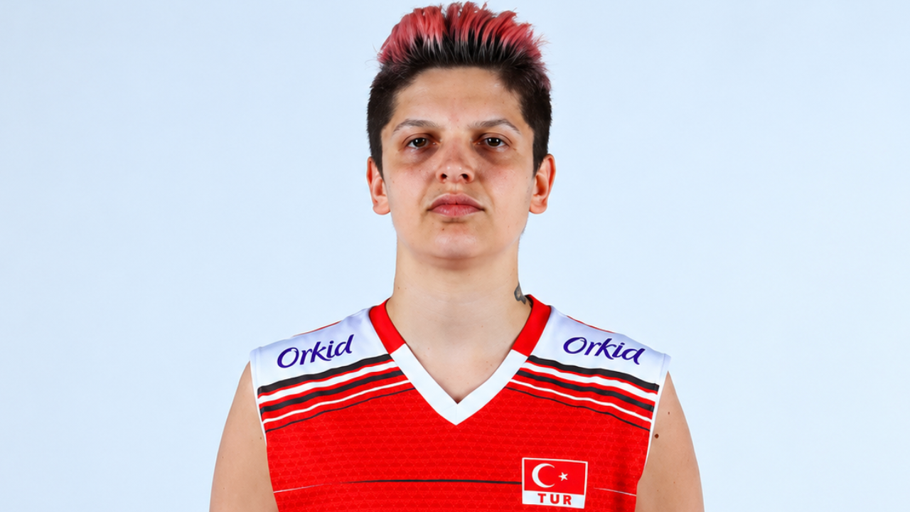Ebrar Karakurt neden Milli takımda yok, niye oynamıyor? Filenin Sultanları Avrupa Voleybol Şampiyonası'nda finalde!