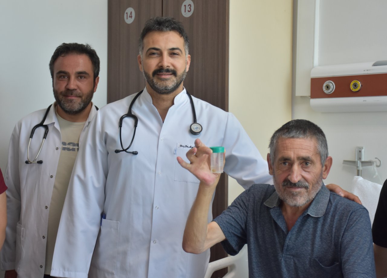 İki yıldır ‘şifa’ niyetine yutuyormuş: Nefes darlığıyla gitmişti, akciğerinden çıkan doktorları bile şaşkına çevirdi