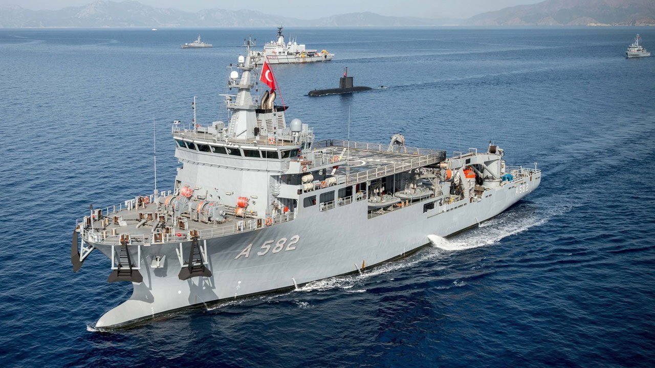 ÜÇ GEMİDE DERİN MESAİ