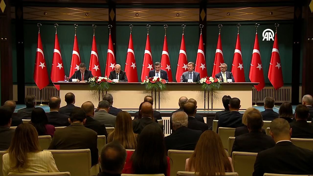 Yeni OVP'de 2026 enflasyon ve büyüme tahmini yükseltildi