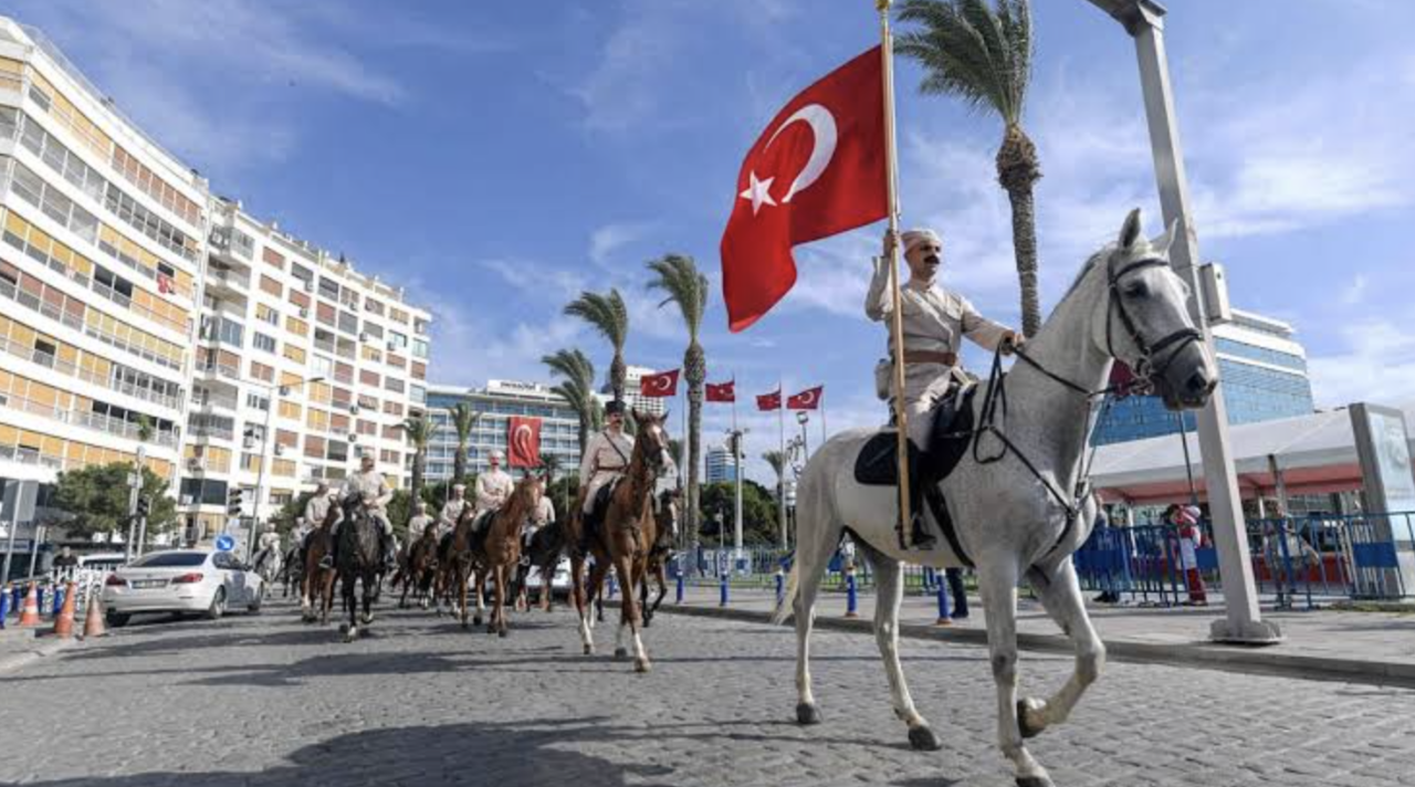 9 Eylül resmi tatil mi? İzmirin Kurtuluşu 104. yıldönümü kutlama programı valilik tarafından duyuruldu!
