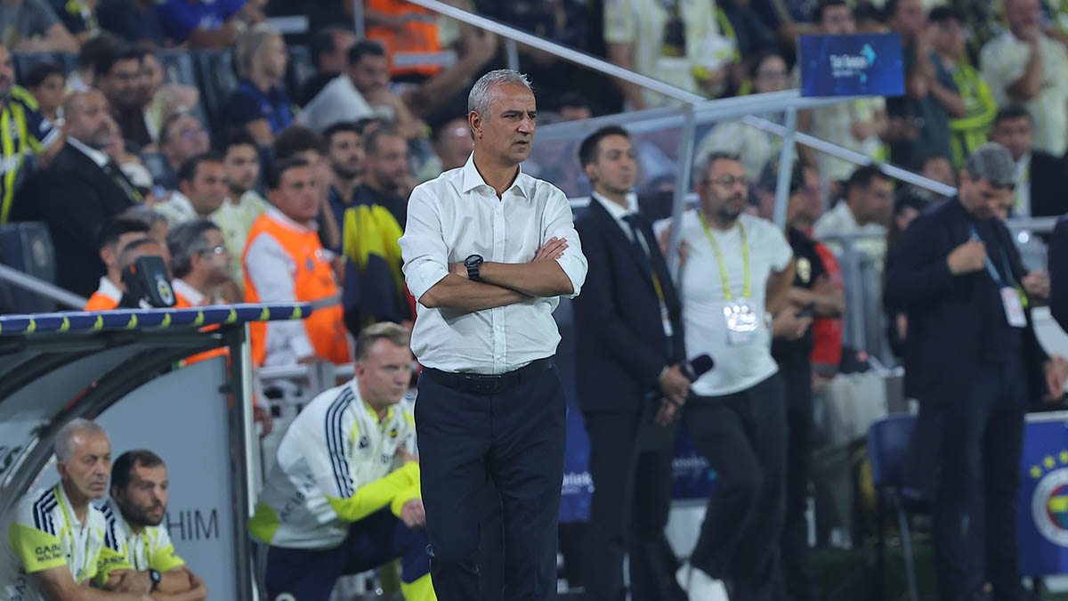 Fenerbahçe Teknik Direktörü İsmail Kartal