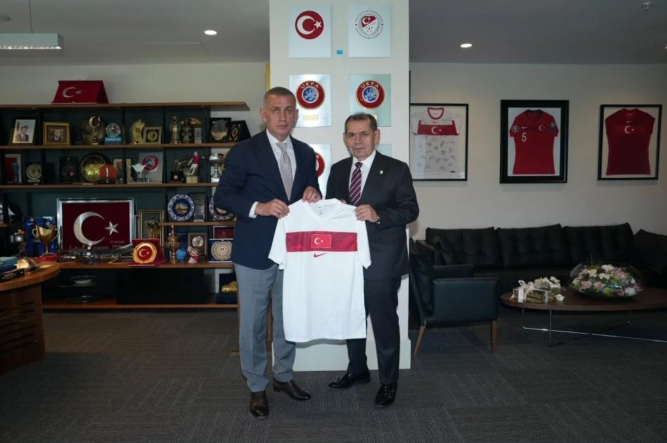 Dursun Özbekten TFF Başkanı Hacıosmanoğluna kritik ziyaret
