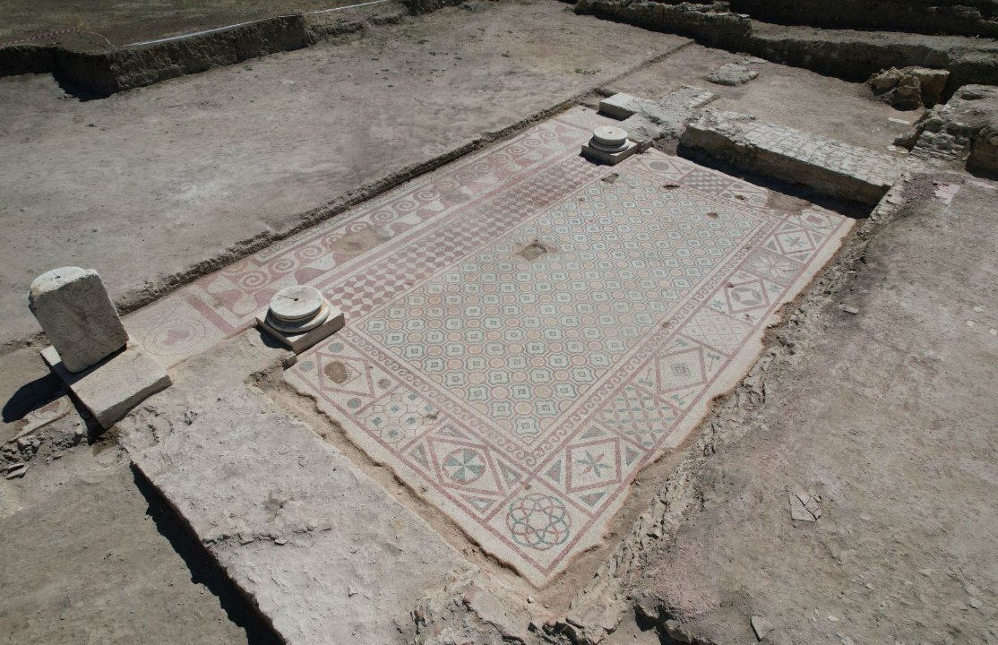Pompeiopolis’te binlerce yıllık miras gün ışığına kavuştu! 105 metrekarelik mozaik ortaya çıkarıldı